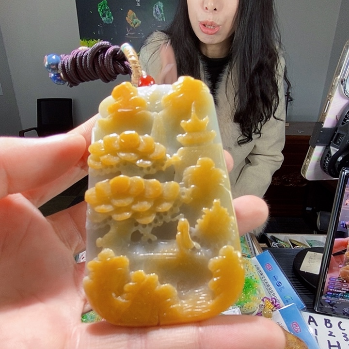 颈饰未镶嵌翡翠一