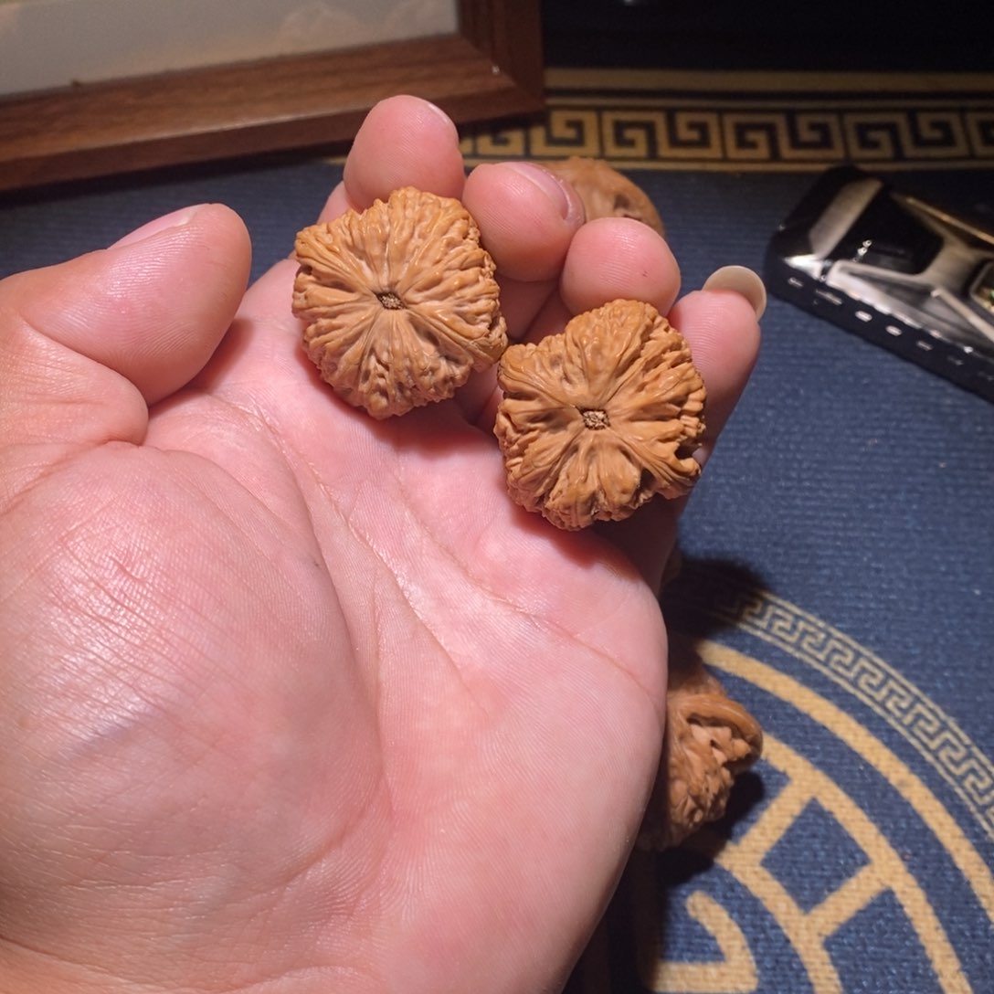 文玩核桃吊坠南疆石