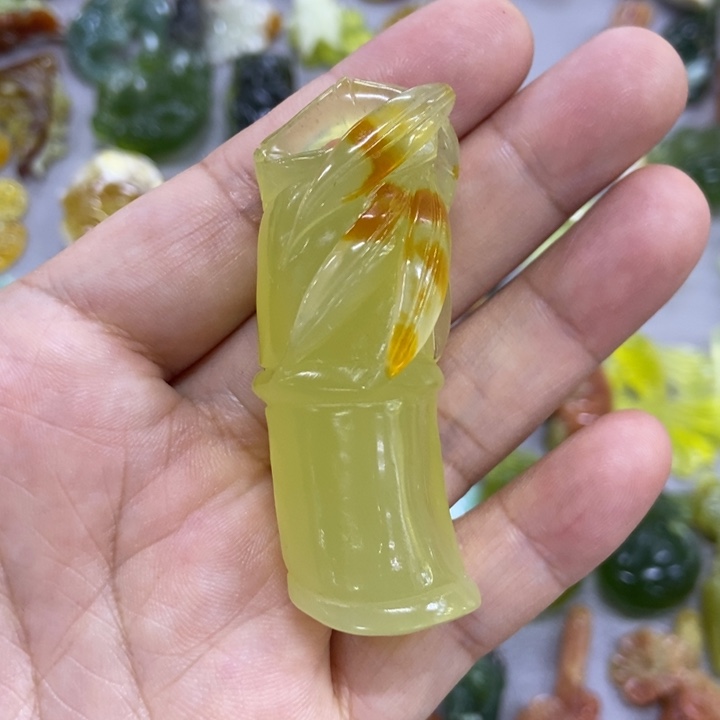 未镶嵌蛇纹石玉挂件