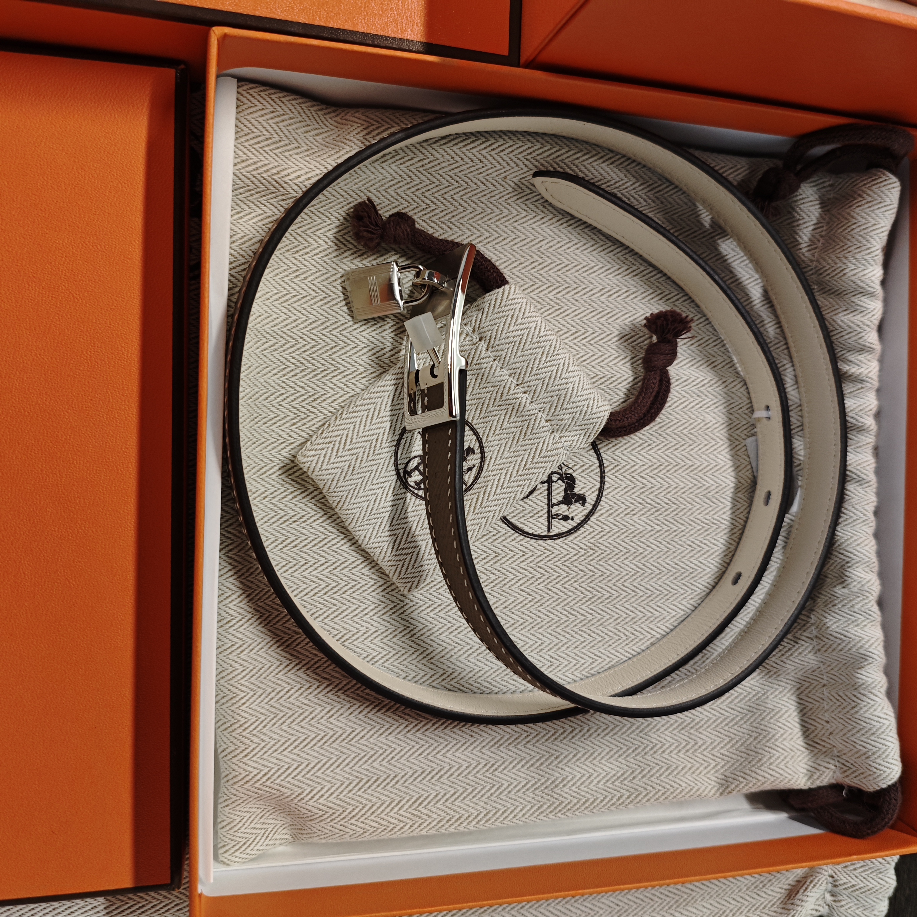 全新未使用 Hermes/爱马仕 麦殿/ep皮锁头奶油白拼/241230VFXYH04