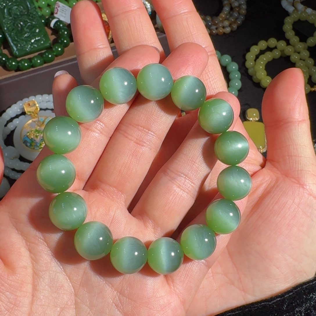 和田玉（碧玉）一线闪猫活猫未镶嵌