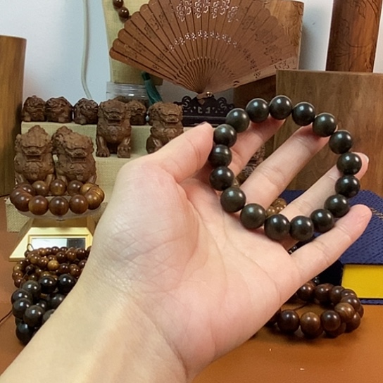 老山檀香阴沉1.2手串