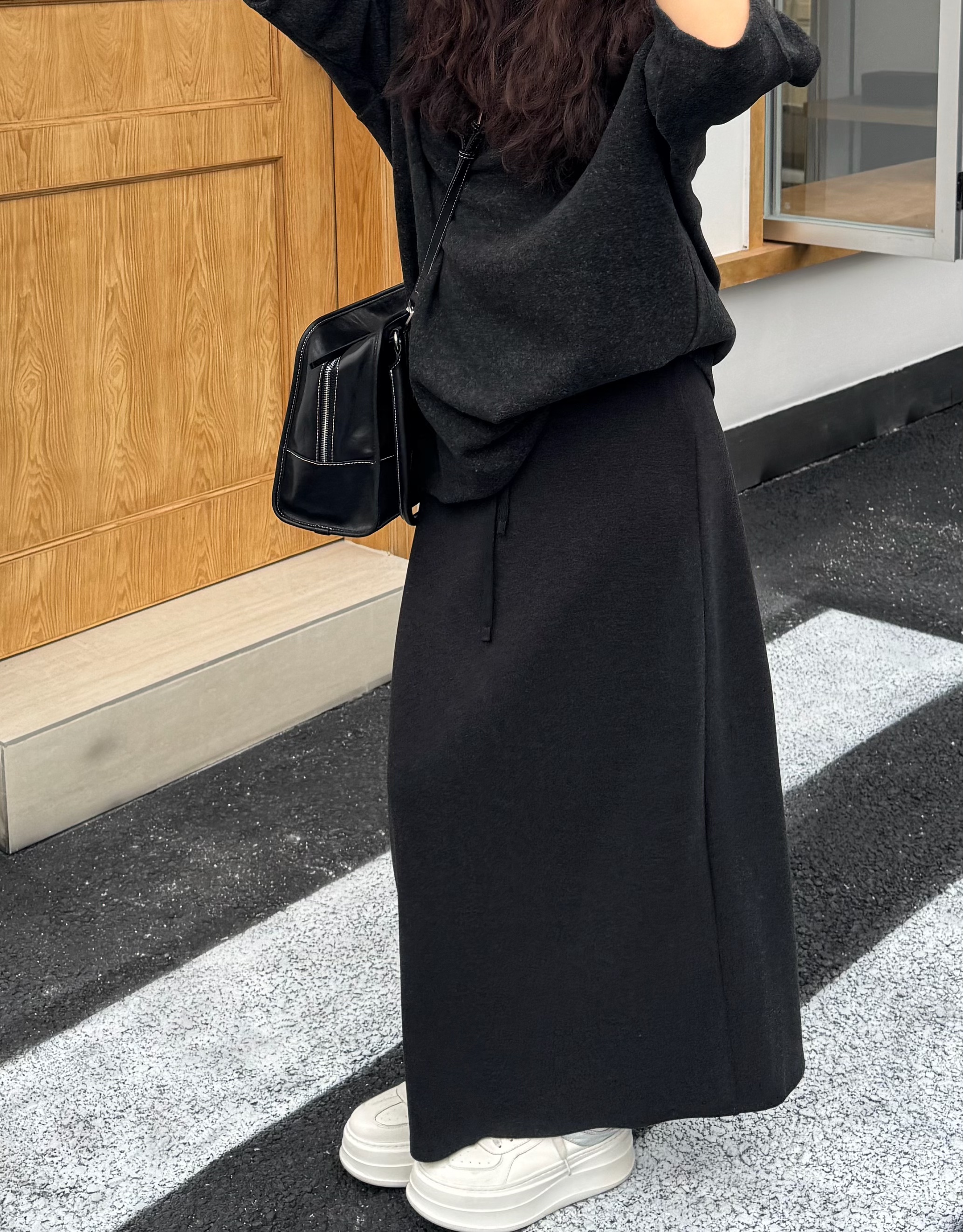 『LZZ』2025冬季新款洋气圣诞氛围感后开叉半身长裙