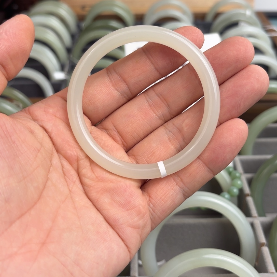 未镶嵌手镯和田玉57.1圈口 10号