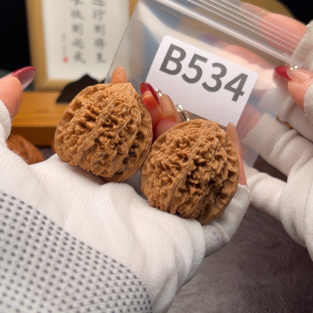 文玩核桃把件39星b 534