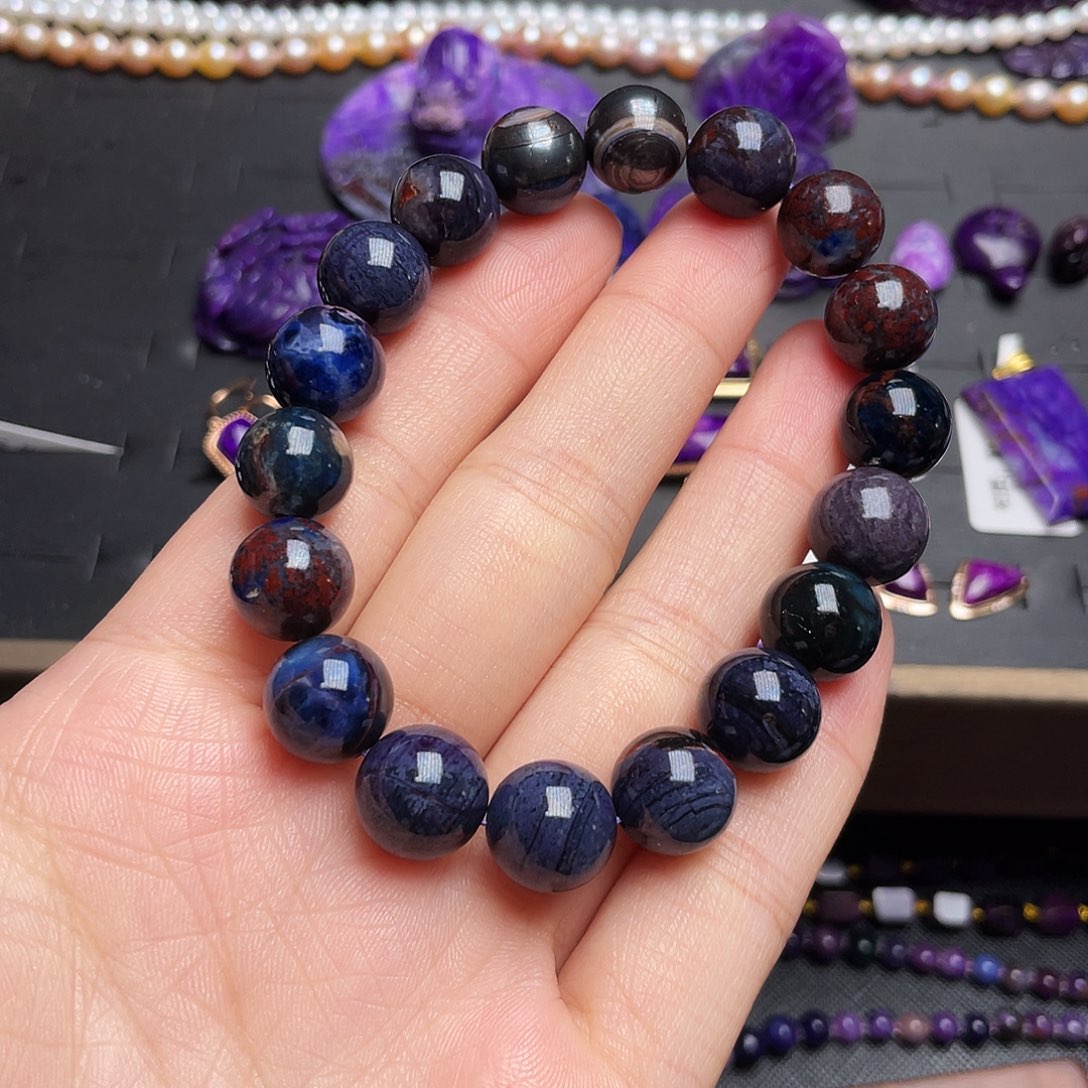 未镶嵌苏纪石（舒俱来）手链繁****?