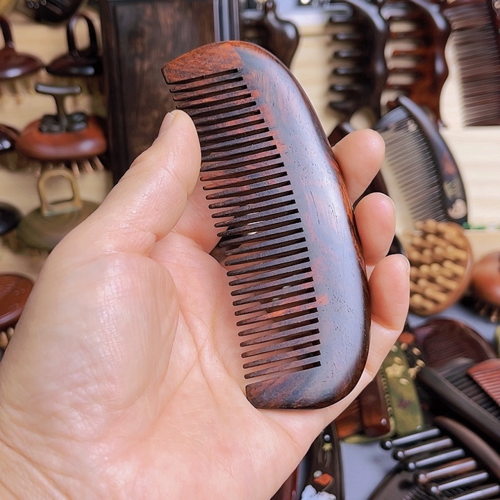 红酸枝木类红木工艺品月梳子
