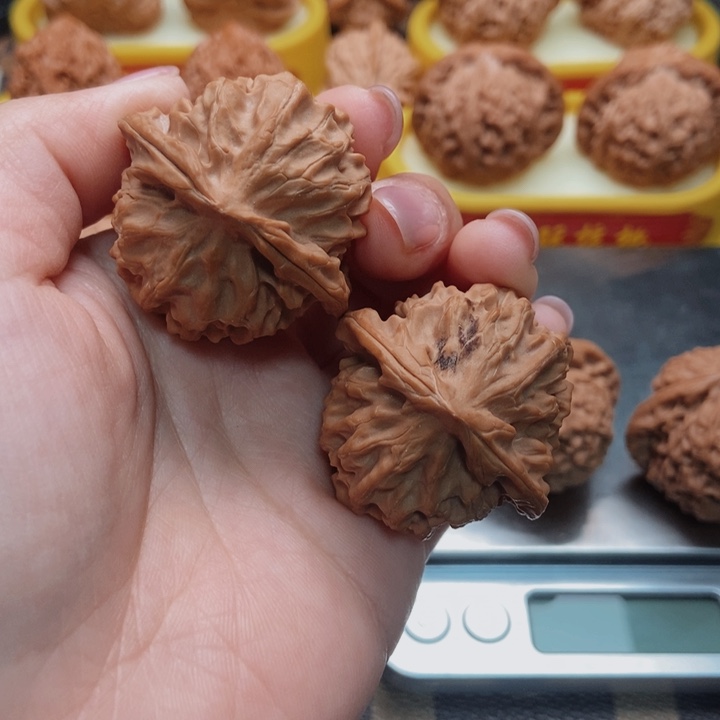 文玩核桃把件39龙鳞