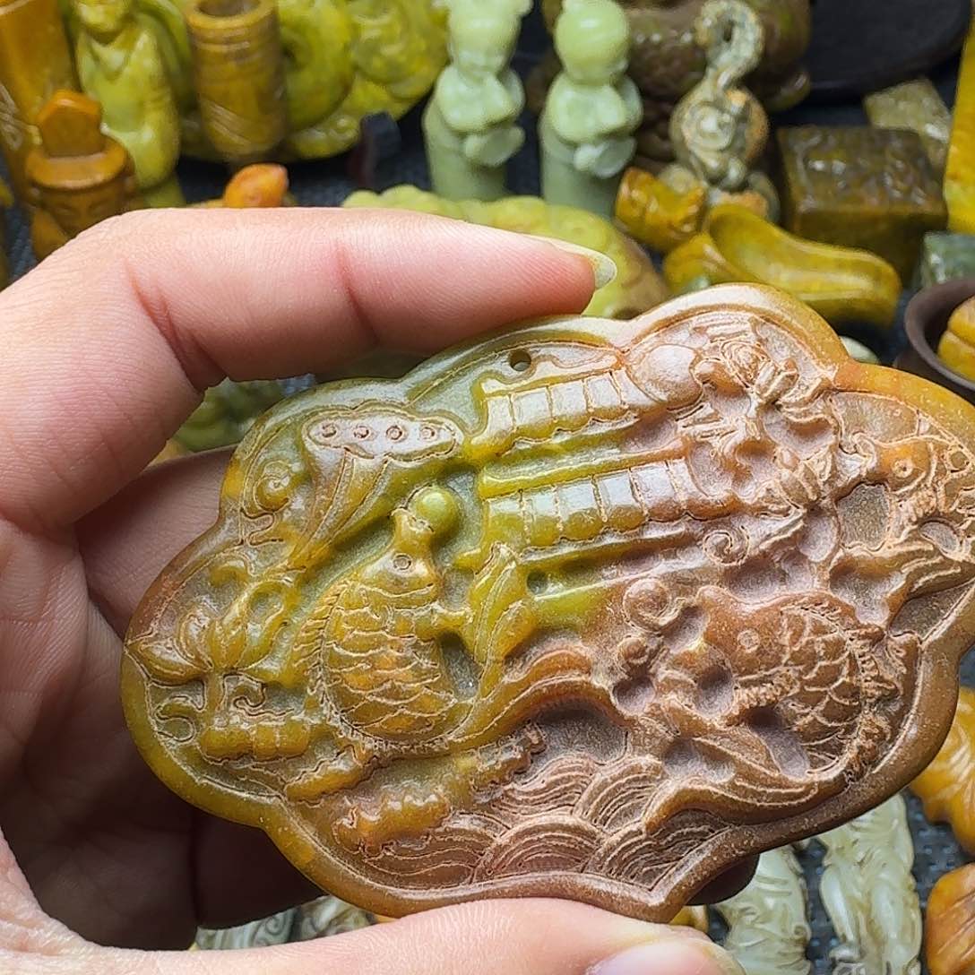 白玉菩提吊坠。。。