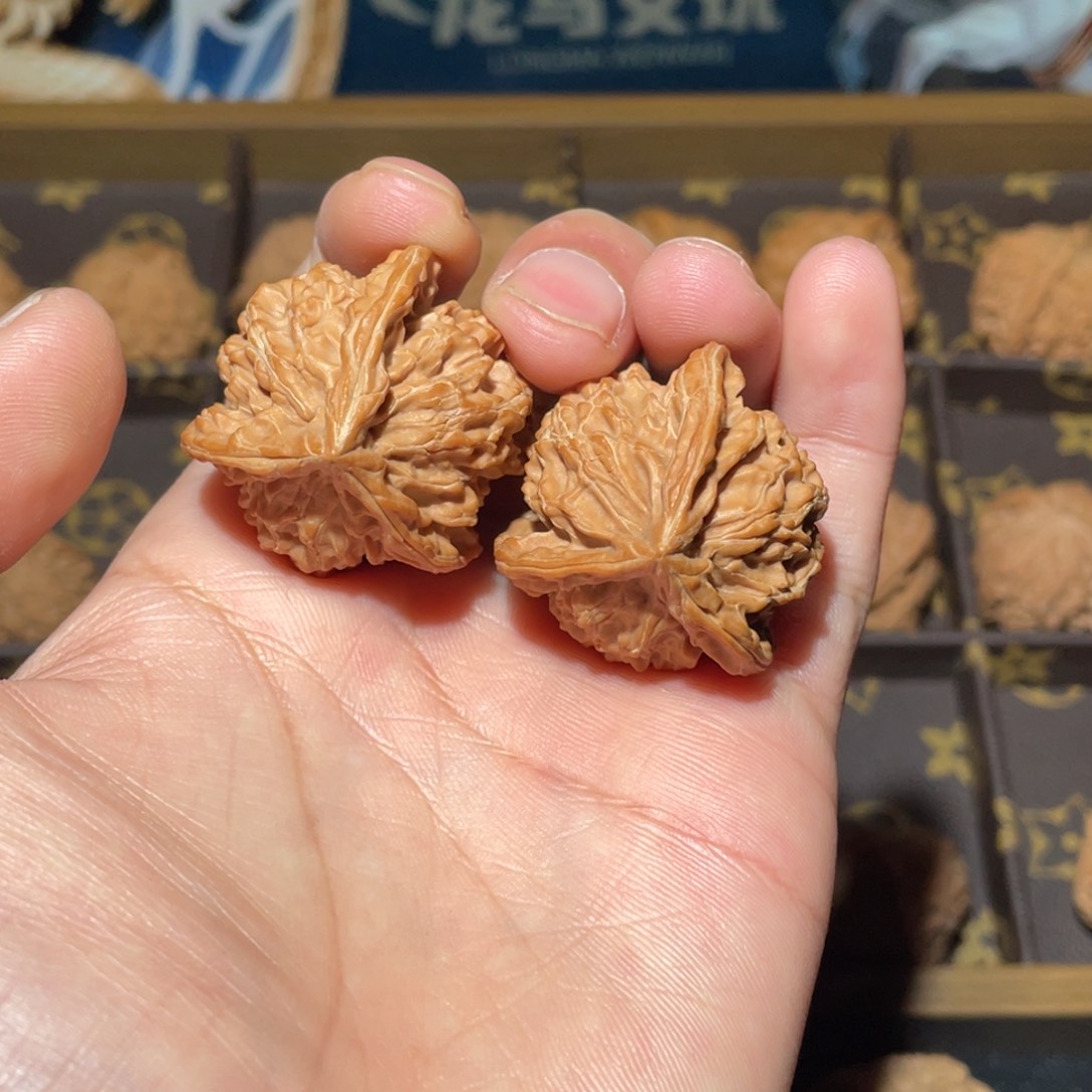 吊坠桃核盘山 编号77