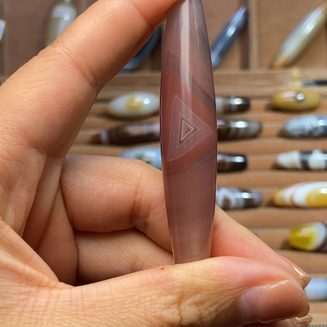 猗***座玛瑙/玉髓未镶嵌颈饰