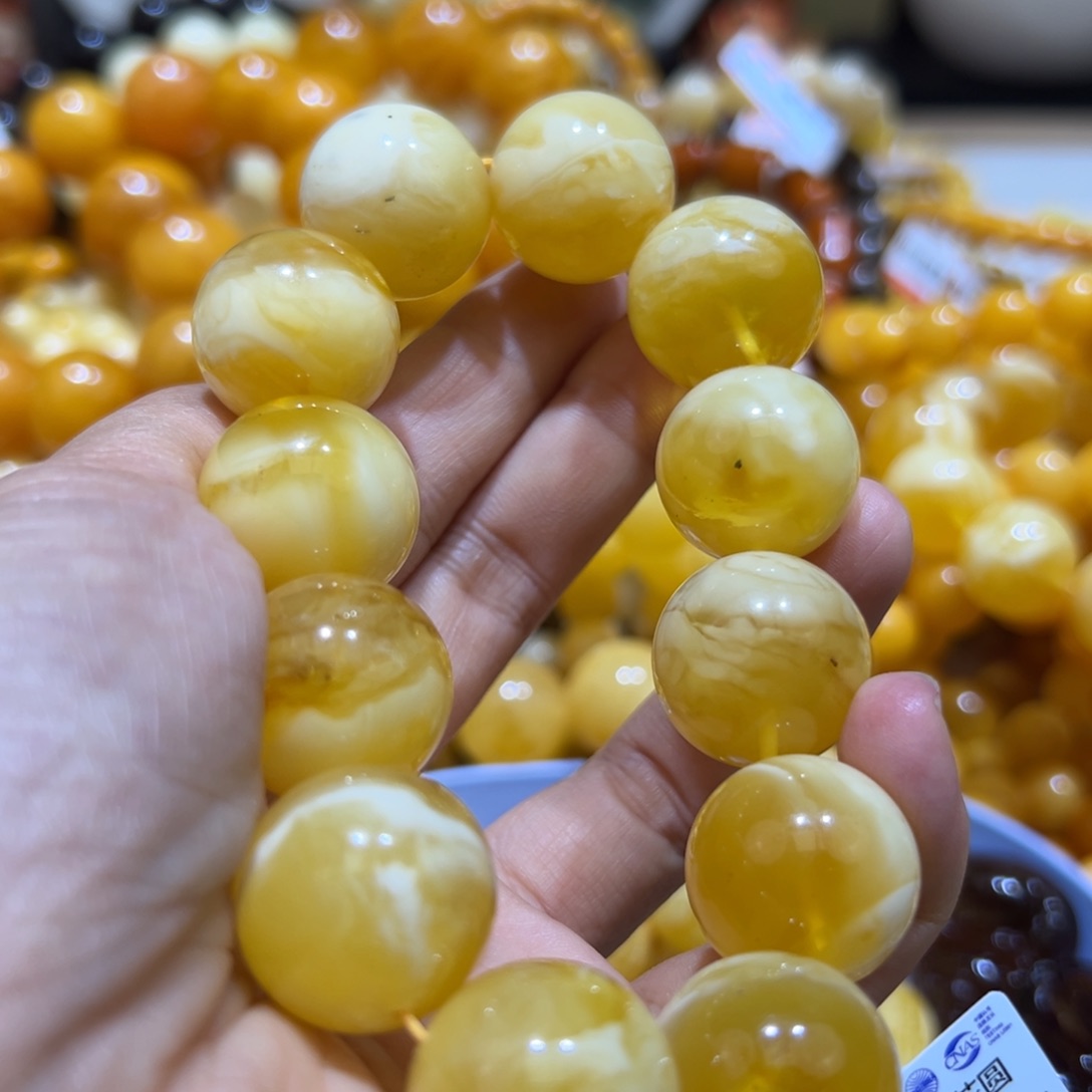 琥珀珠宝奇石未镶嵌