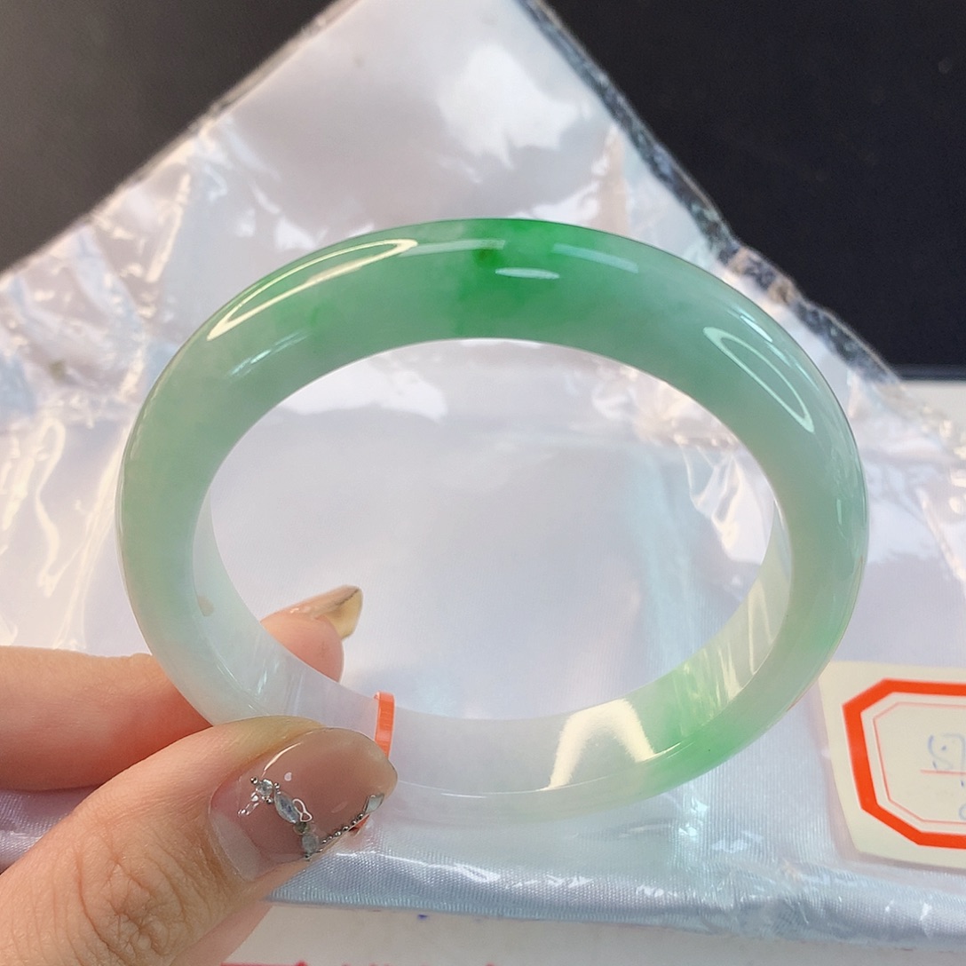 翡翠手镯未镶嵌天然翡翠A货110
