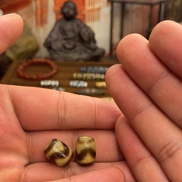 玛瑙/玉髓未镶嵌颈饰牛*