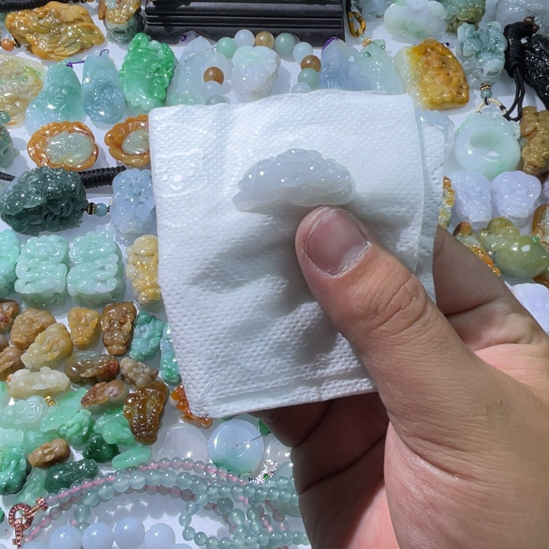 翡翠颈饰未镶嵌天然