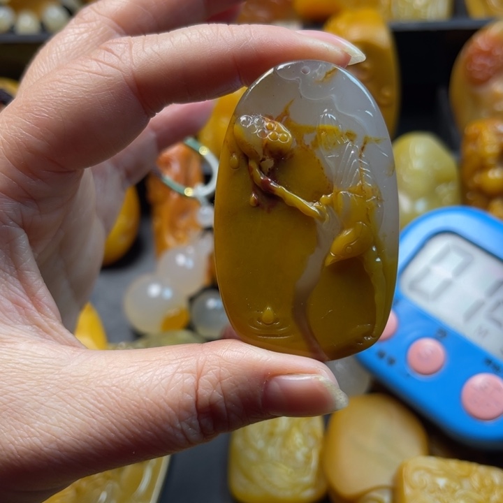 景***坊石英质玉未镶嵌颈饰