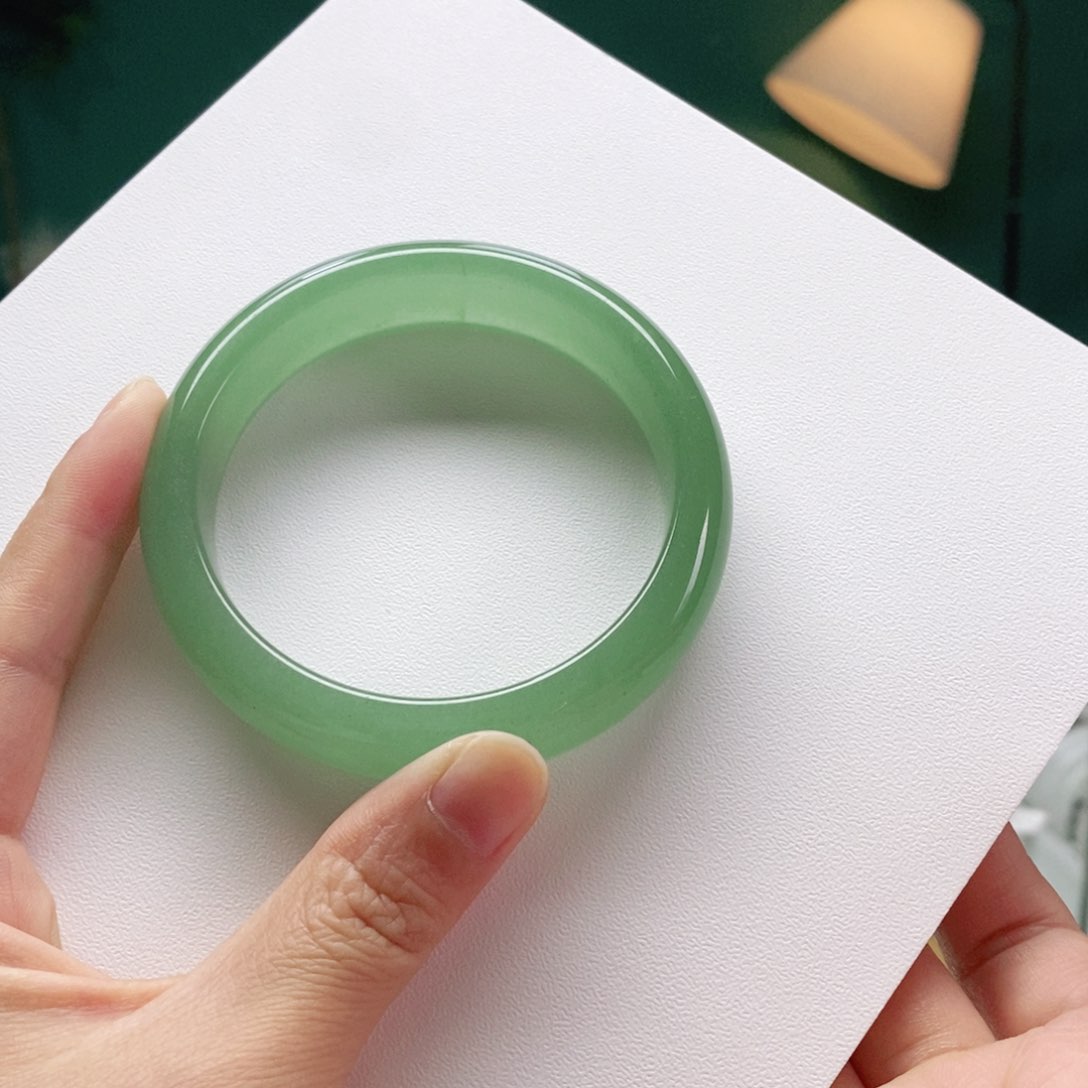 石英质玉手镯未镶嵌57.9