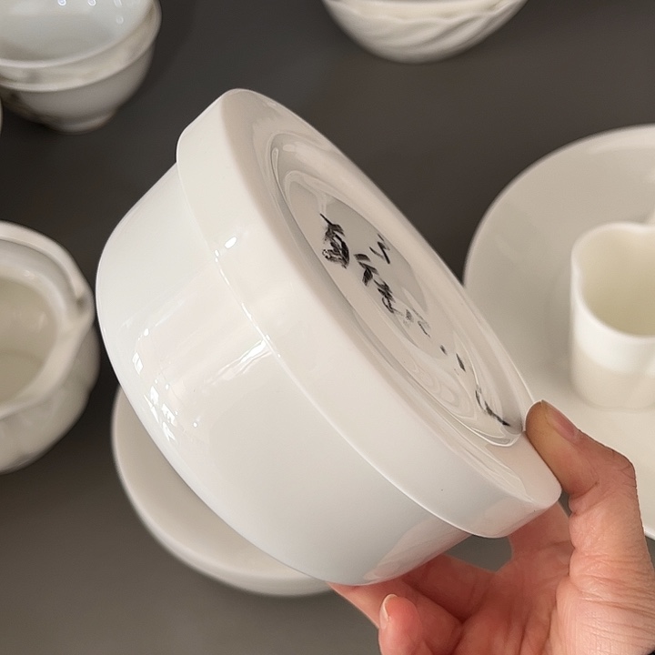 瓷片骨瓷纯白保鲜碗一个中