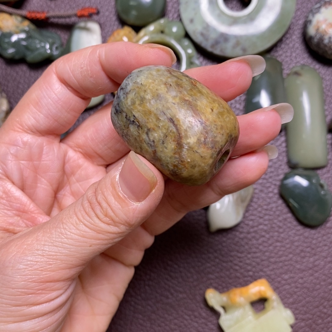 岫岩河磨玉（透闪石质玉）无未镶嵌