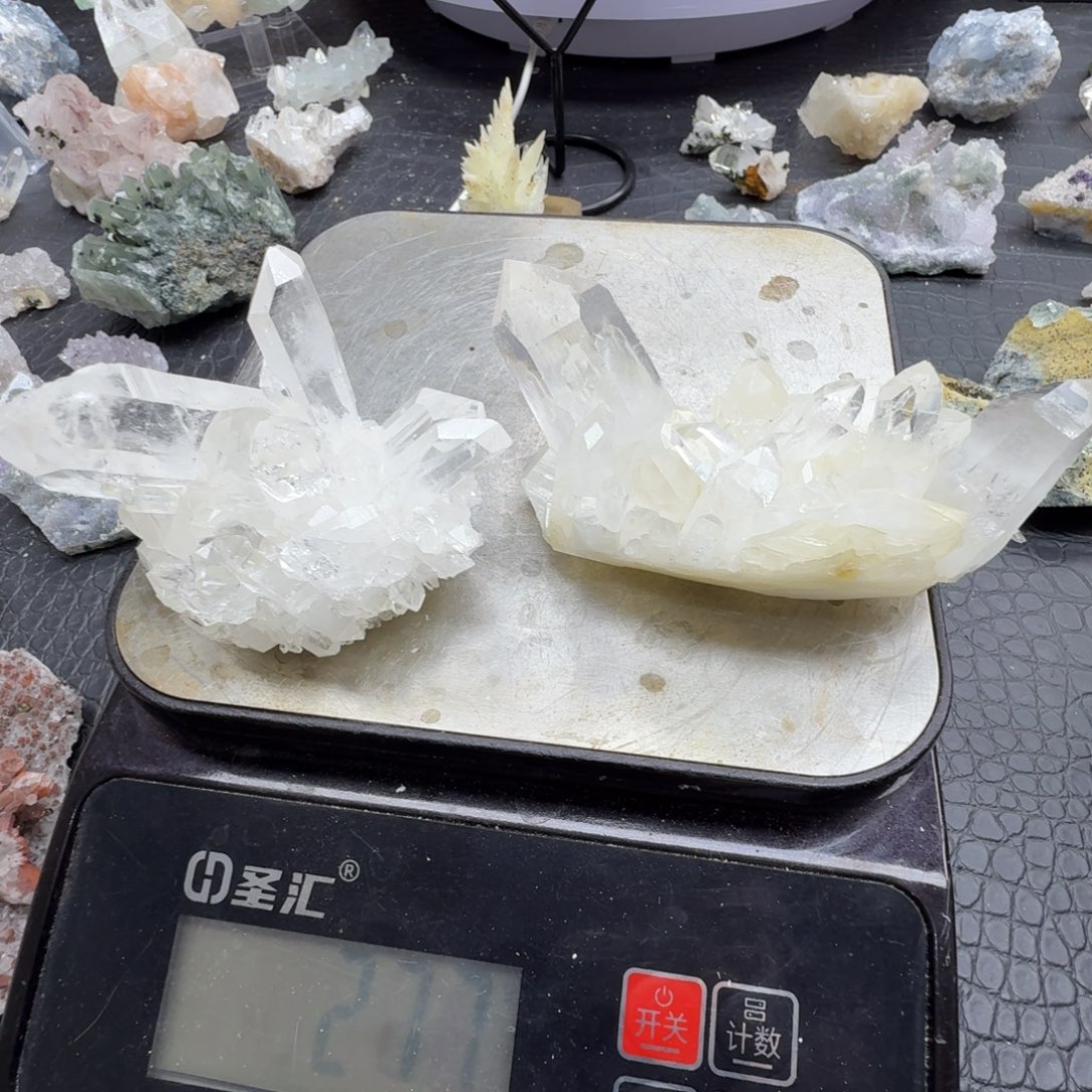 S***貝石材天然水晶摆件