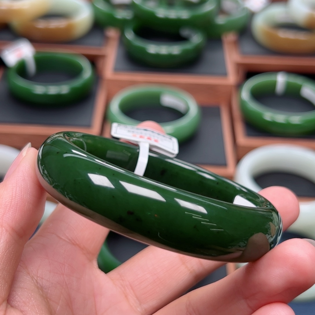 未镶嵌手镯和田玉（碧玉）蜀**雨