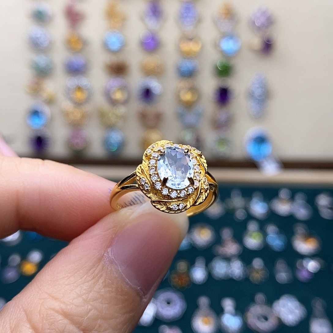 银S925镶嵌戒指海蓝宝石是**吖不含证书