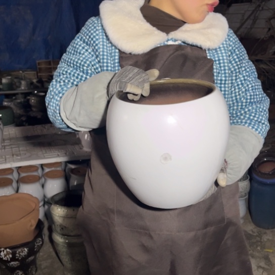 红陶口20高24瑕疵