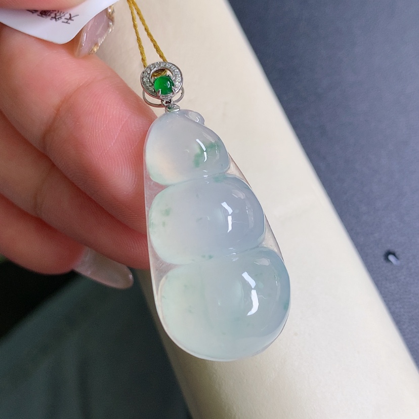 【闪购商品】翡翠颈饰18K金镶嵌豆子