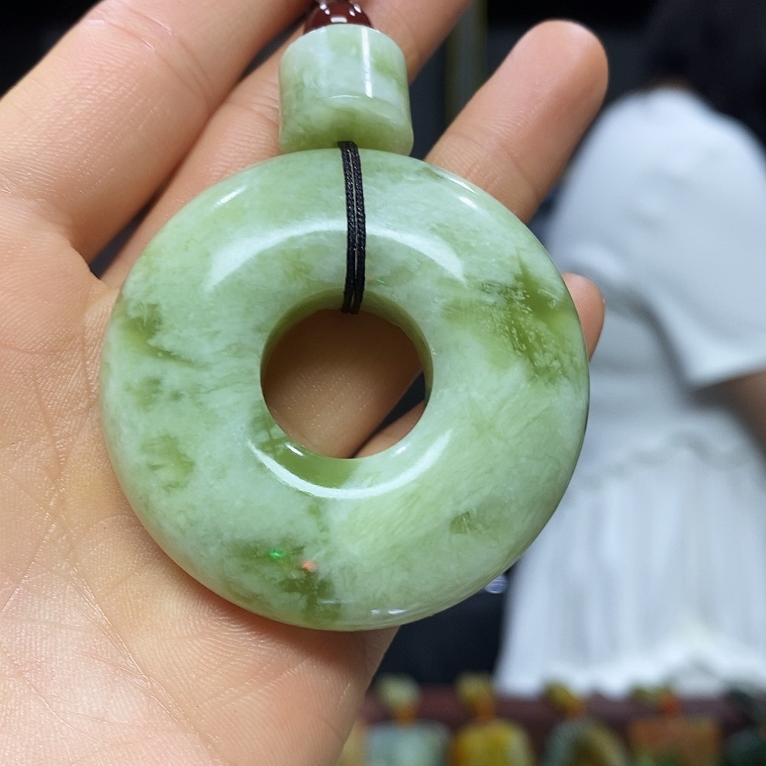 未镶嵌岫玉挂件吊坠
