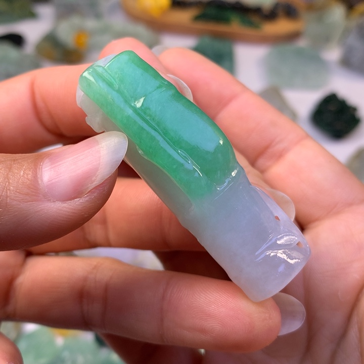 定制翡翠未镶嵌翡翠