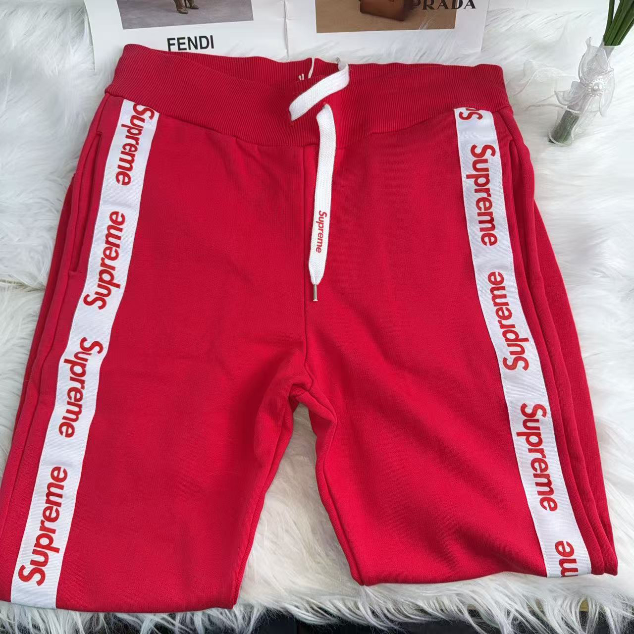 全新未使用 Supreme supreme 百搭款红裤子