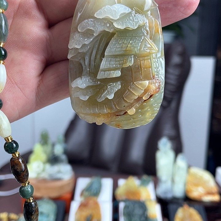 蛇纹石玉颈饰未镶嵌