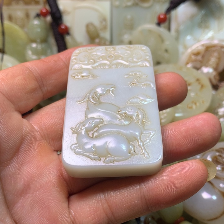 和田玉未镶嵌挂件行***度