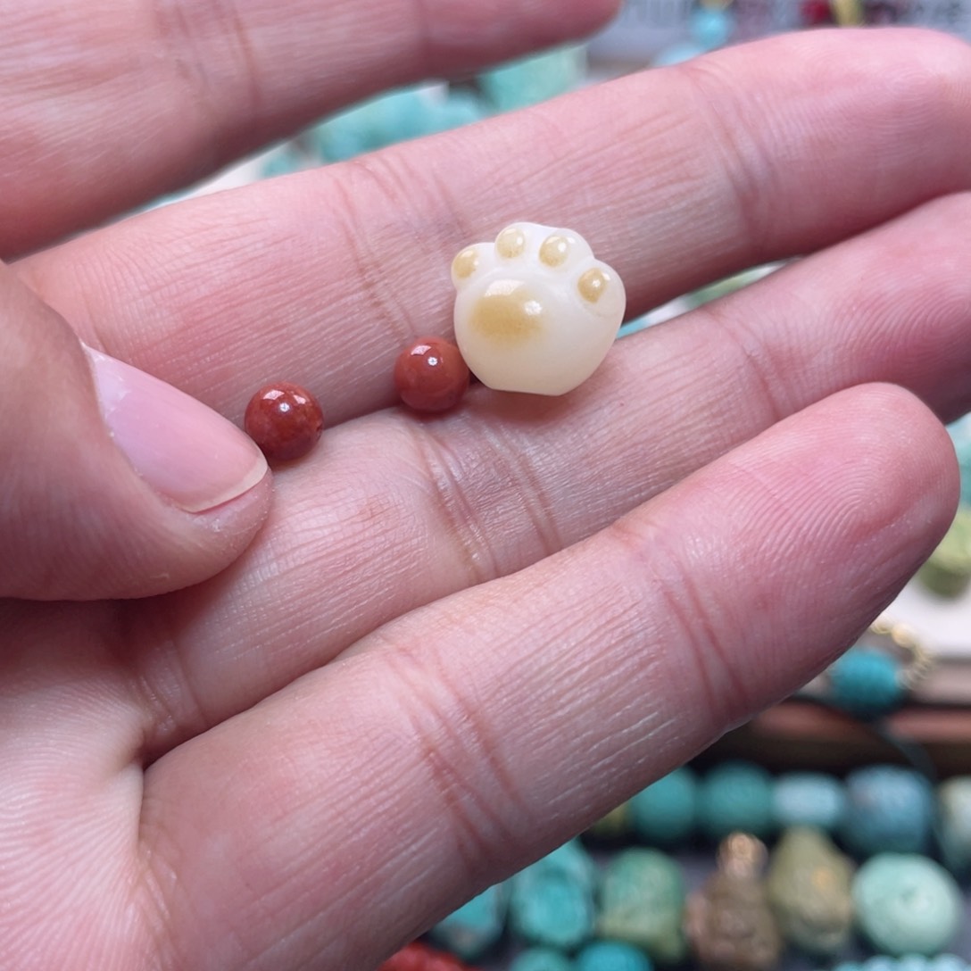 南红玛瑙配饰未镶嵌