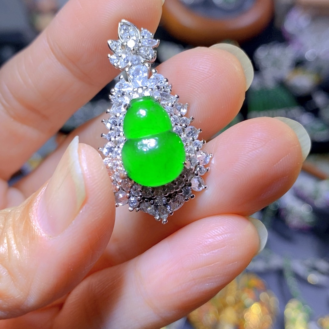 翡翠颈饰银S925镶嵌天然翡翠