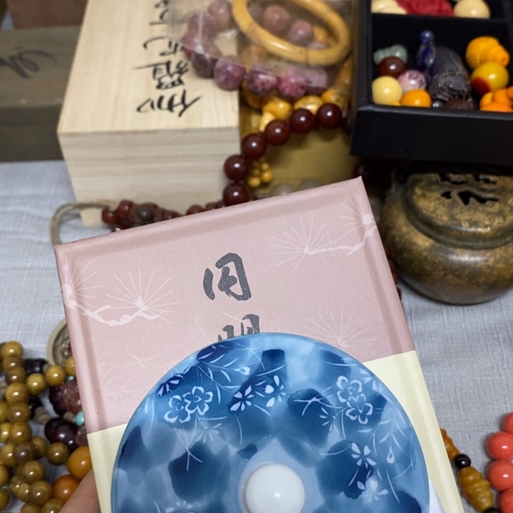 瓷中古工艺品一件