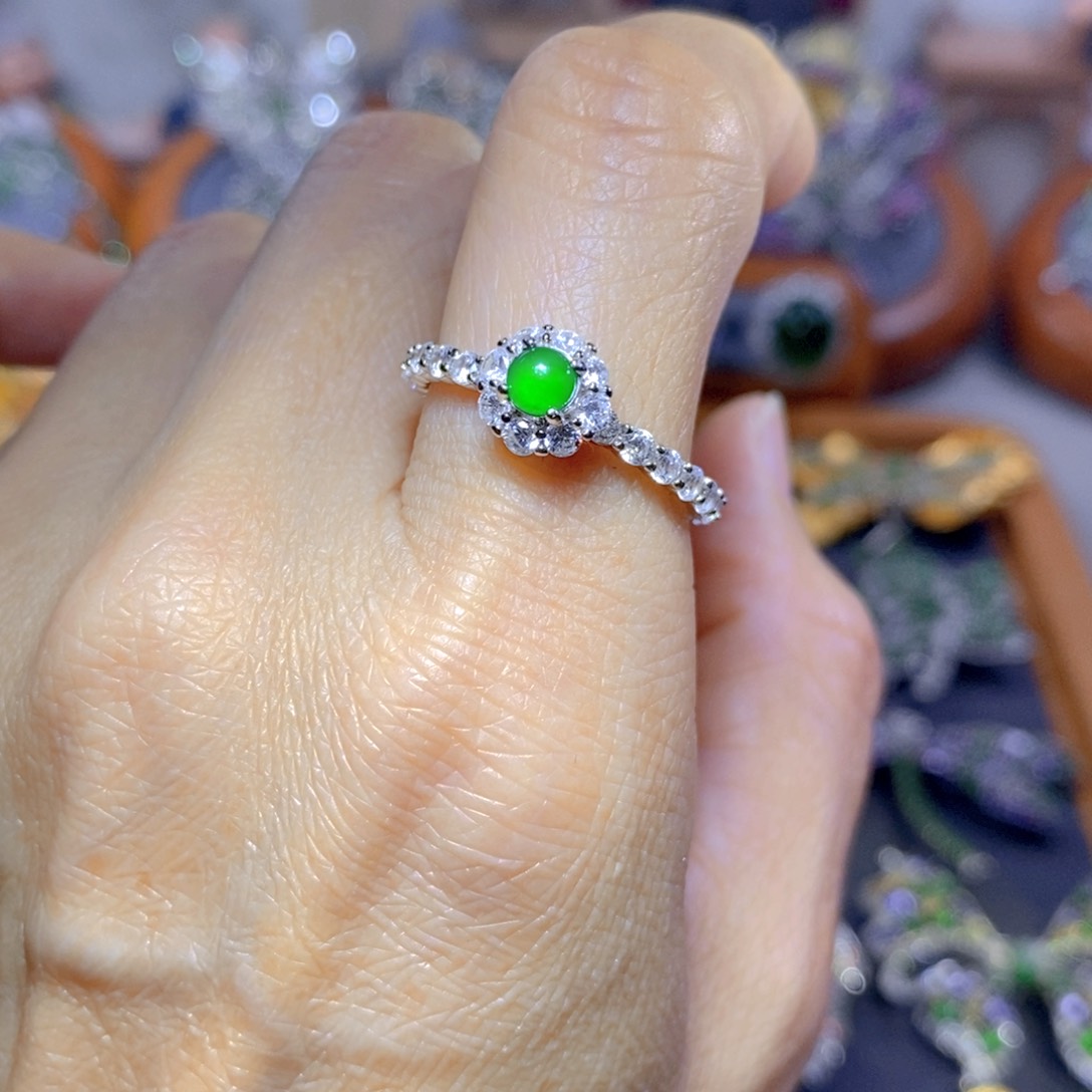 翡翠颈饰银S925镶嵌天然翡翠