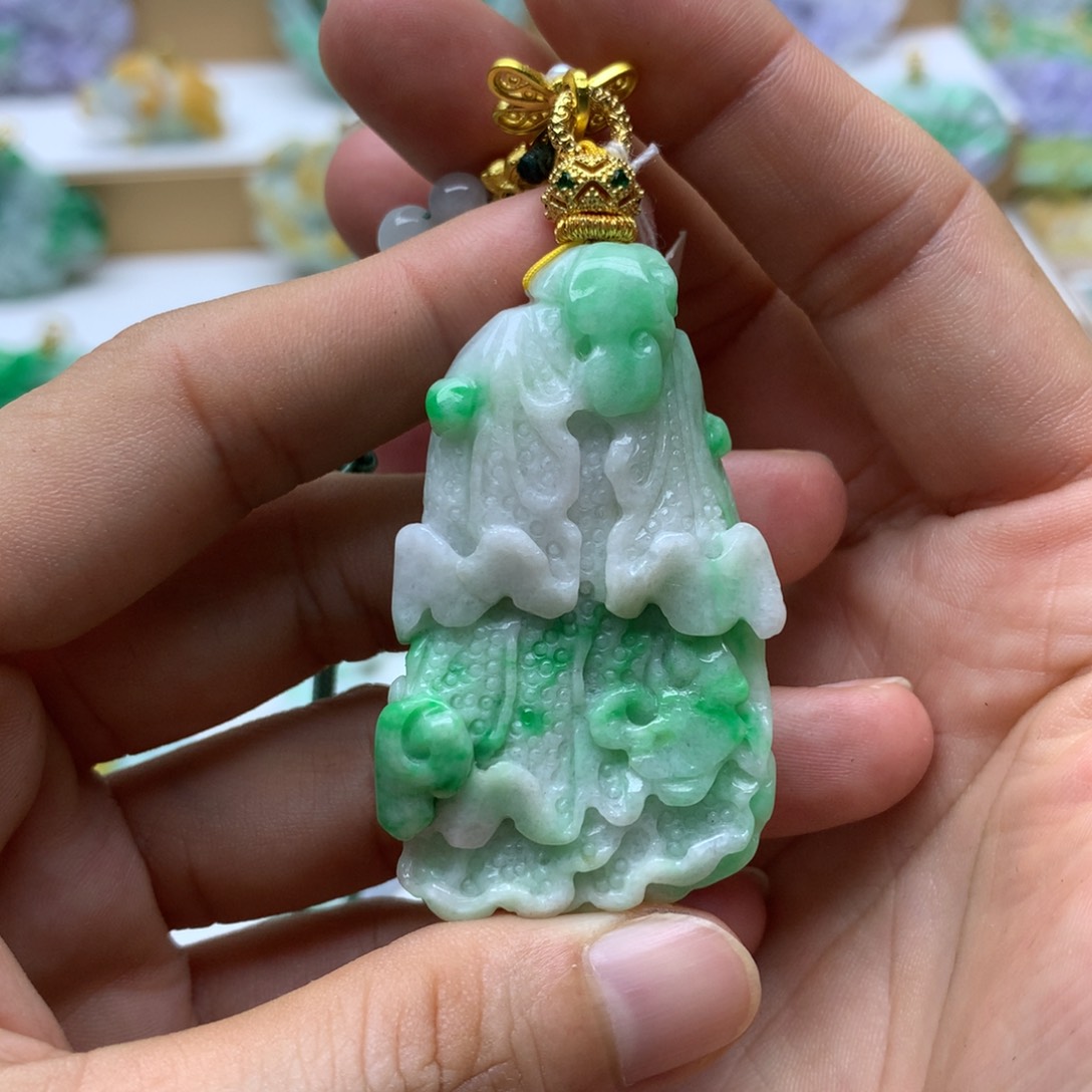 翡翠未镶嵌颈饰翡翠