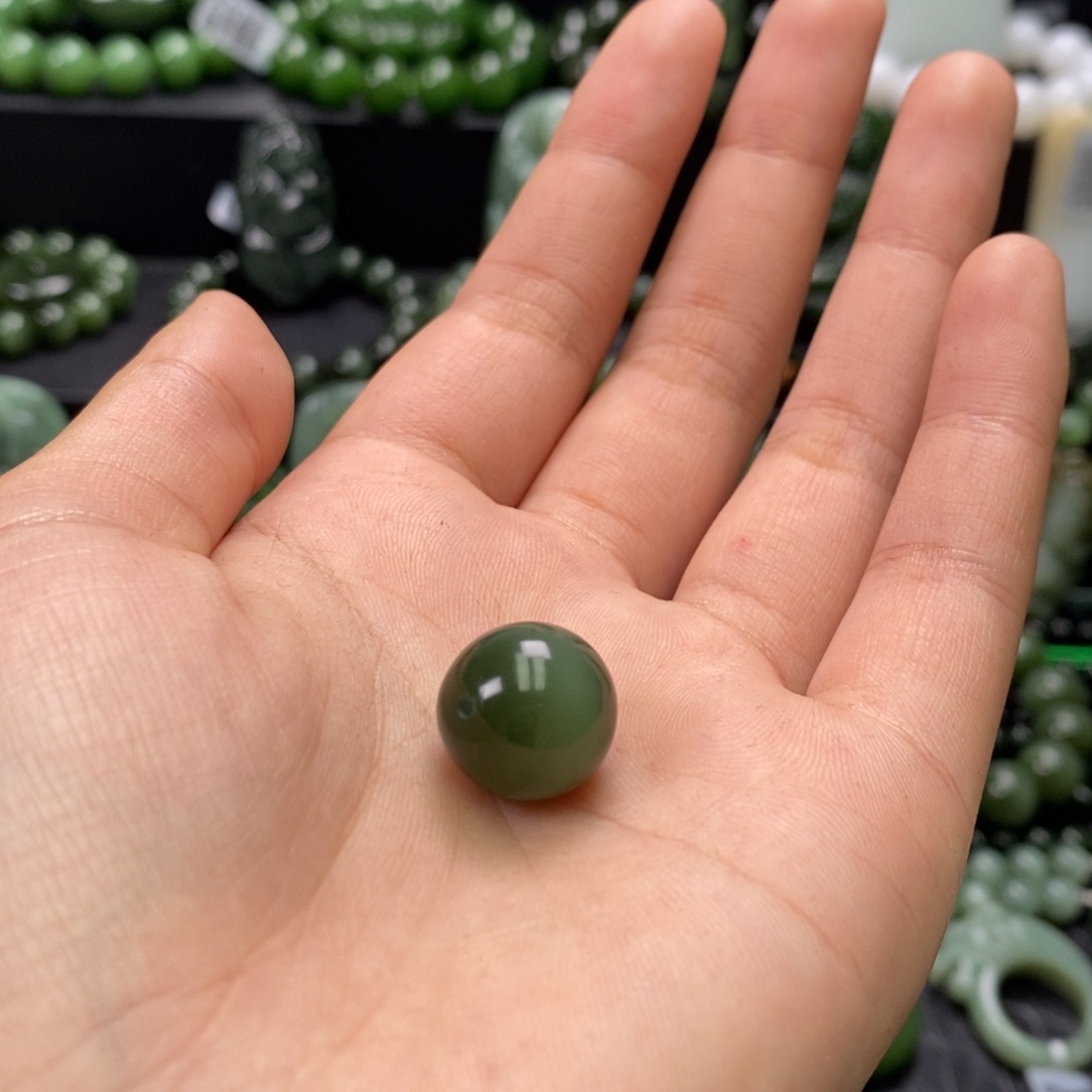 和田玉未镶嵌珠宝奇石