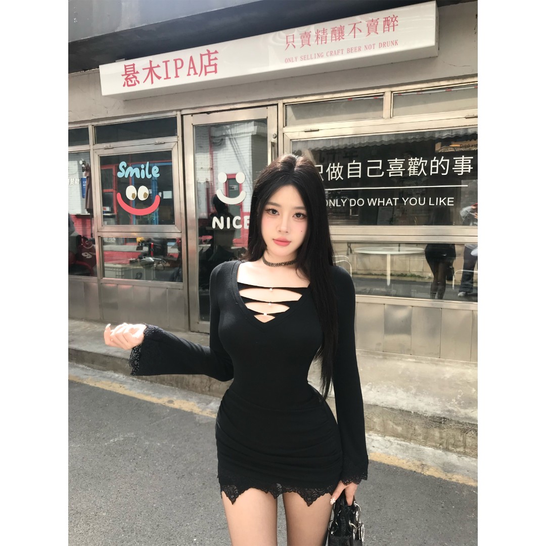Mejiu蜜九【茉莉萦香】冬季V领黑色秋冬修身高弹力气质镂空连衣裙