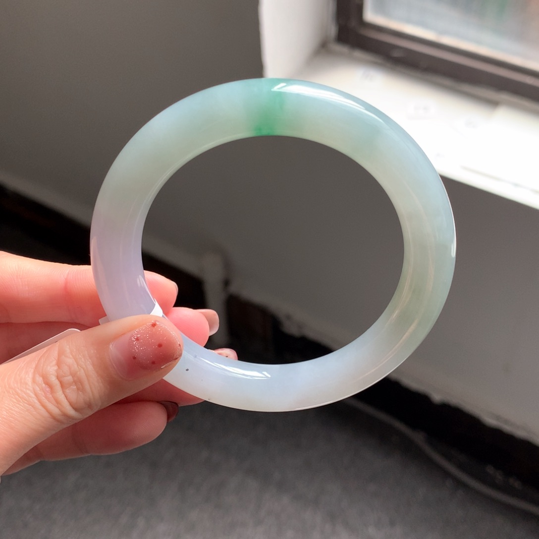 翡翠手镯未镶嵌58圆条