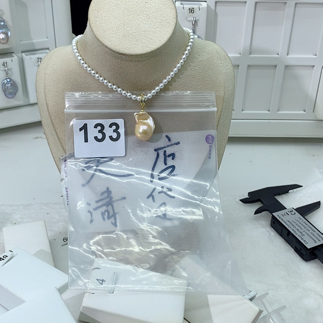 淡水珍珠颈饰合金