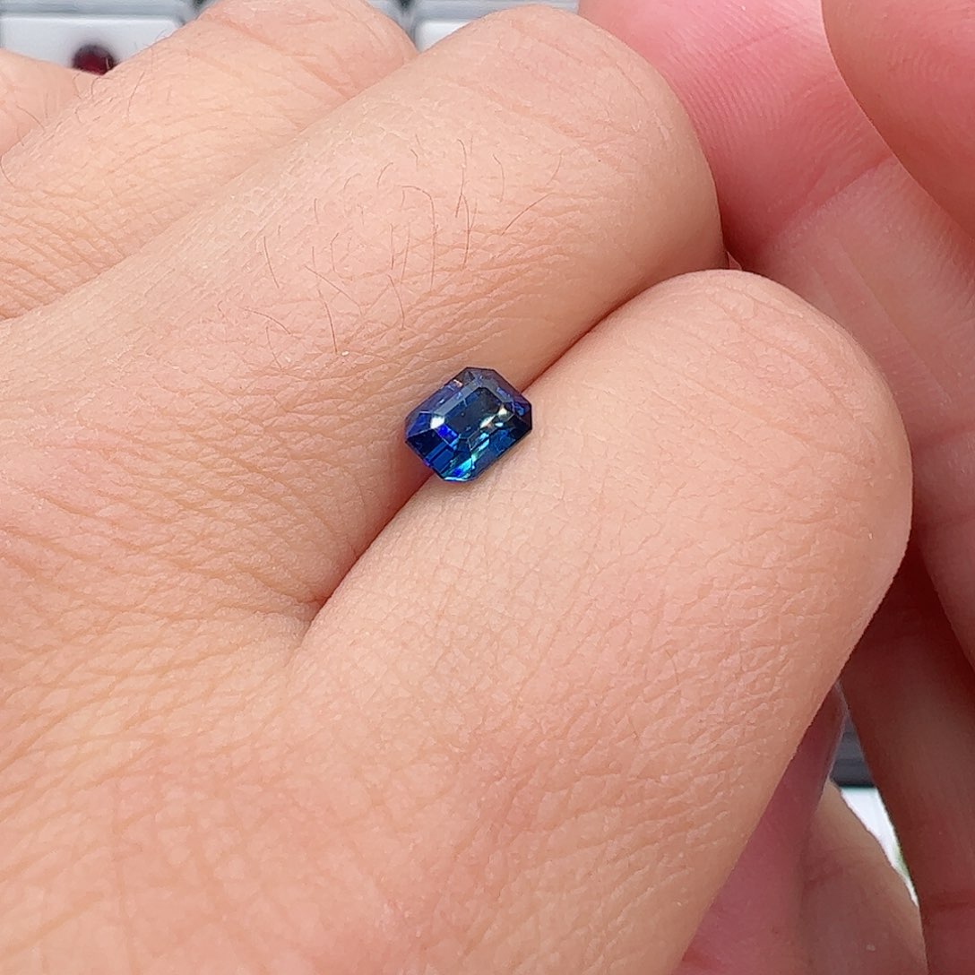 蓝宝石裸石未镶嵌1.05克拉