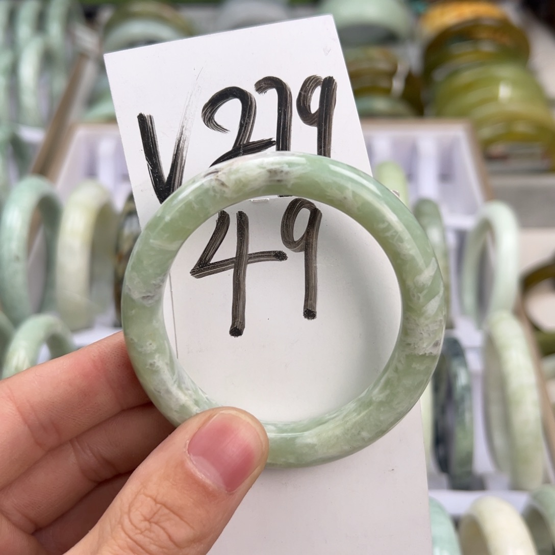 岫玉手镯未镶嵌天然岫玉微瑕