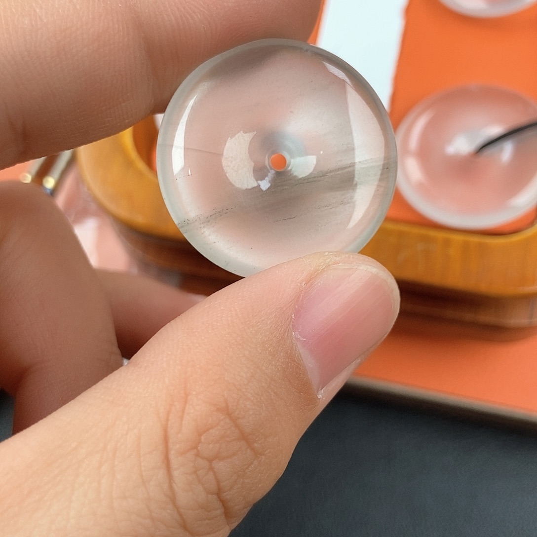 石英质玉颈饰未镶嵌平安扣