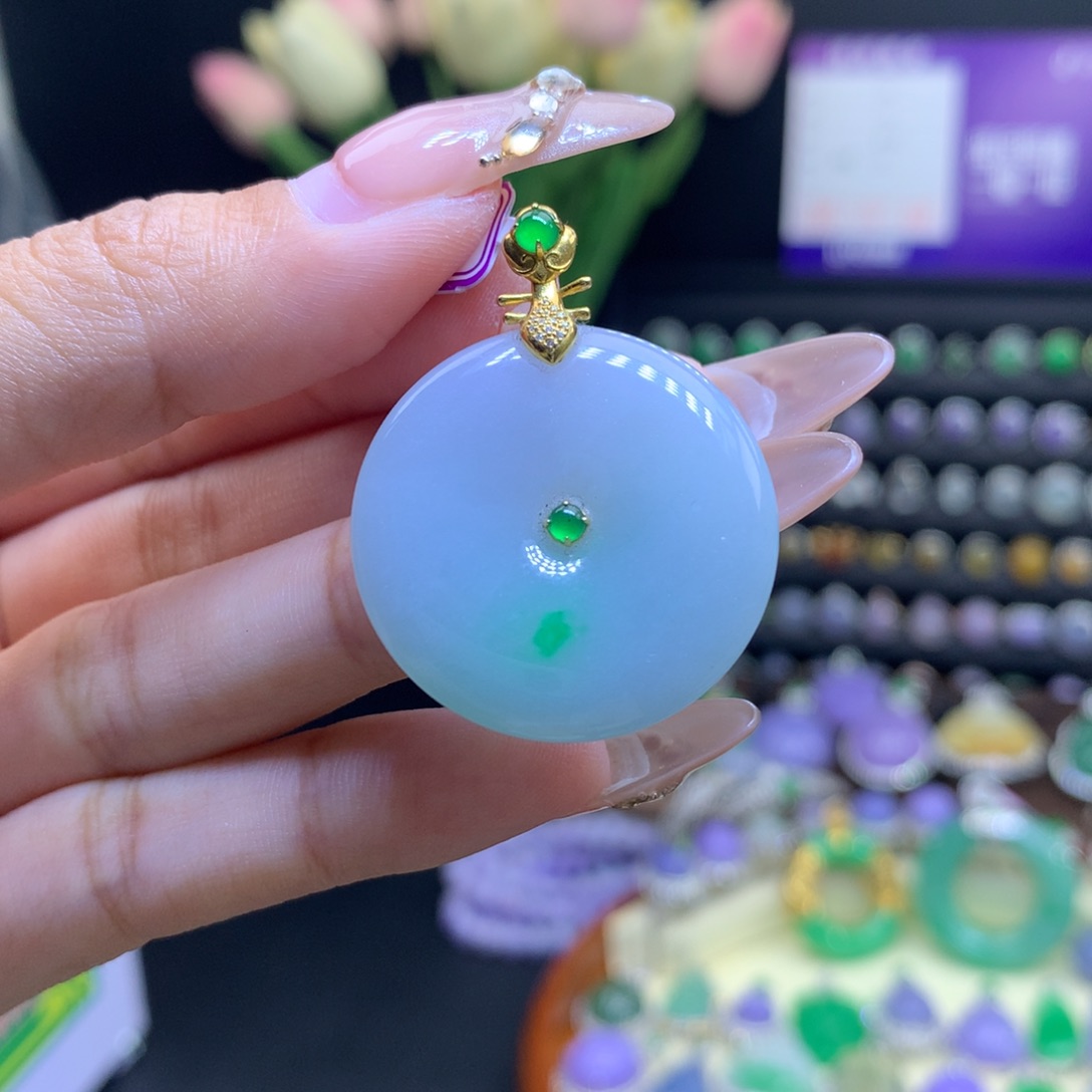 翡翠18K金镶嵌颈饰天然