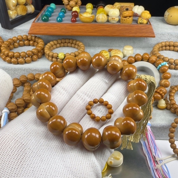 16+屁桃手串款猴头核桃手串