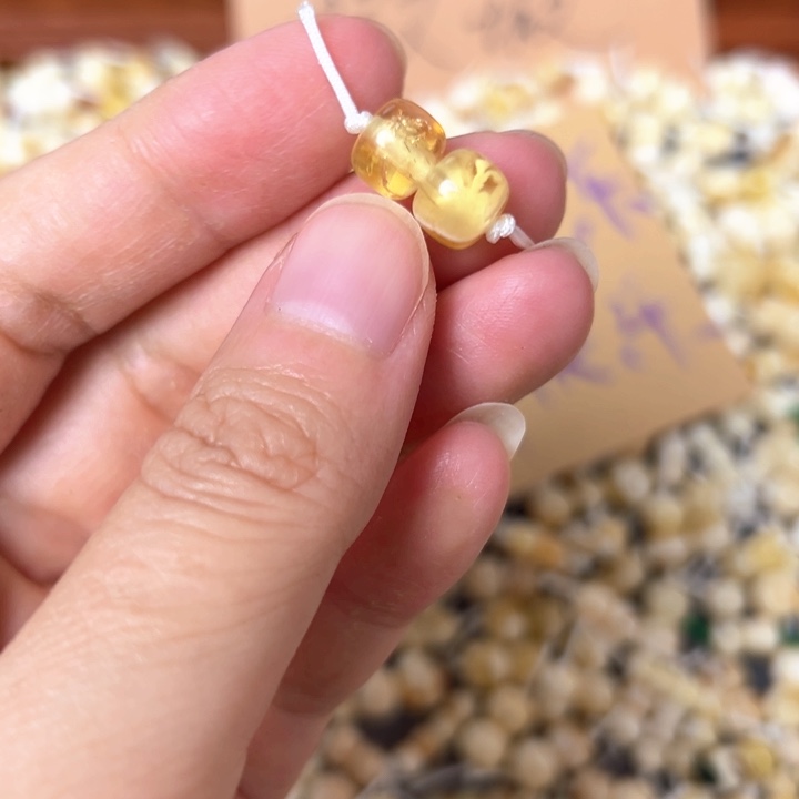 蜜蜡未镶嵌裸石8mm一对