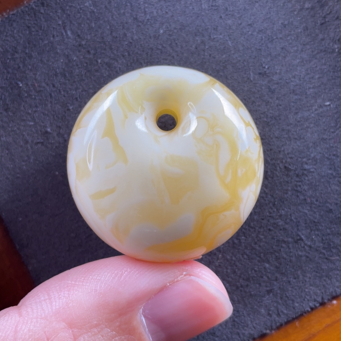 琥珀颈饰未镶嵌蜜蜡吊坠