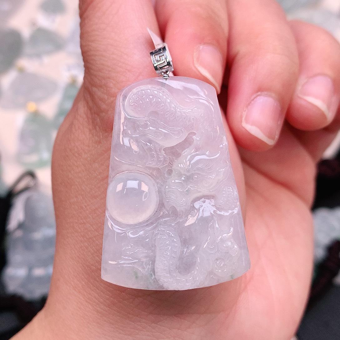 翡翠颈饰18K金镶嵌龙牌41.5*28.9*5.2